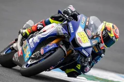 Superbike, Estoril: Andrea Locatelli primo assaggio di Yamaha R1