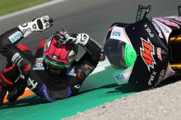 Lucas Mahias, il debutto in MotoE gli costa un dito mignolo