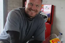 Tragedia a Thruxton: nella Superstock incidente fatale a Mark Fincham