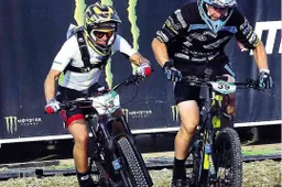 Marco Melandri:  Sesto con la bici E-X  "E' quasi come andare in moto"