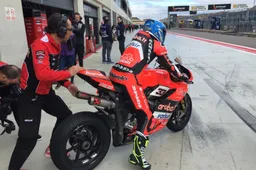 Superbike Aragon FP1: Sul bagnato Jonathan Rea davanti a Marco Melandri