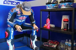 Marco Melandri: "Sto lottando con la mia moto"