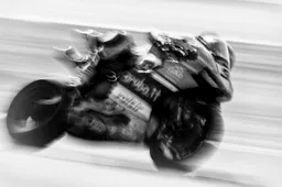 Superbike: Ducati V2 in sofferenza "Aspettiamo novità per l'Australia"