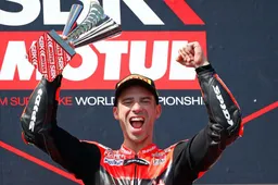 Superbike: Leon Camier addio Ducati, arriva Marco Melandri