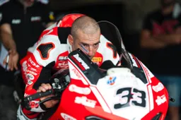 Superbike: Perchè Ducati Barni ha ripescato Marco Melandri?