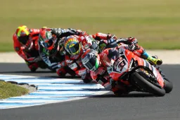 Superbike Phillip Island Griglia di gara 2 Lowes in pole, Melandri 4° fila