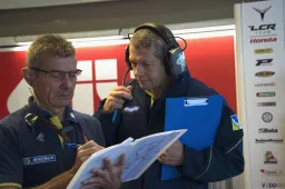 MotoGP Le Mans Guerra di gomme Passa la linea Rossi Battuto Lorenzo