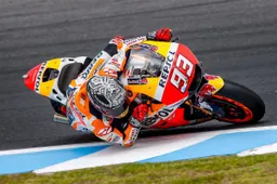 MotoGP Test Jerez Marc Marquez si lussa la spalla destra "Niente di serio"