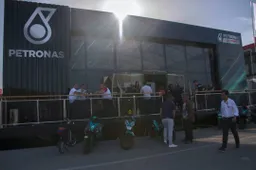 MotoGP: Correre a porte chiuse, ecco dove mangeranno piloti e personale