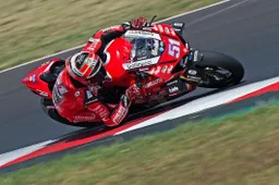 Superbike, Michele Pirro trionfa in gara 1 del tricolore a Misano