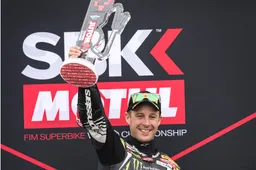 Superbike Donington, Superpole Race: Jonathan Rea vince nel caos