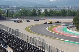 MotoGP, test Catalunya: Paurosa caduta di Tito Rabat