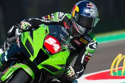 Superstock 1000 Imola Prove 2 Razgatlioglu davanti a Federico Sandi