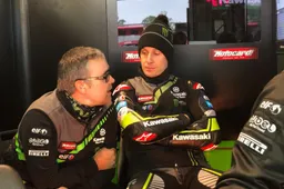 Superbike Donington, Prove 1: Jonathan Rea, la voce del padrone