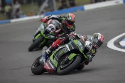 Superbike Donington Jonathan Rea rivincita da leone Fermato Tom Sykes