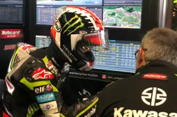 Superbike Donington Prove 3: Jonathan Rea dà lezione sul bagnato