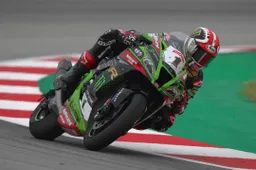 Superbike Catalunya FP2: Sul bagnato è di nuovo Rea contro Rinaldi