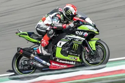 Superbike Donington Prove 2 Jonathan Rea super, Leon Haslam incalza