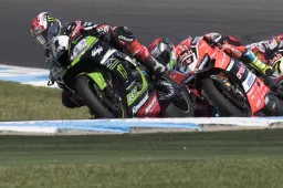Superbike Phillip Island Jonathan Rea fa il pieno, Marco Melandri torna sul podio