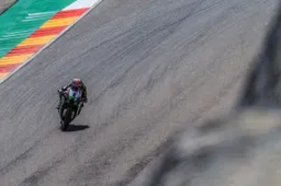 Superbike Aragon, Gara 1: Cento di questi giorni, Jonathan Rea!