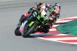 Superbike Montmelò: Jonathan Rea è uno sprint furibondo, Toprak cede