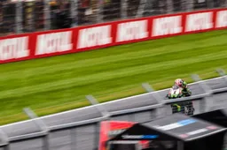 Superbike Donington, Jonathan Rea si gusta la rivincita allo sprint