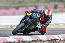 Andate in pista? Ecco i migliori caschi racing