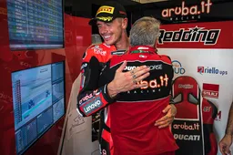 Superbike Navarra: Scott Redding vince allo sprint, Ducati si avvicina