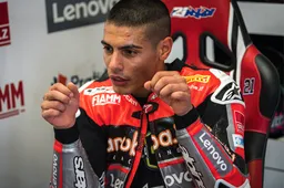 Superbike Jerez: motori riaccesi, Michael Rinaldi warm up promettente