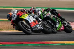 Superbike, Michael Rinaldi sfida Jonathan Rea senza i test