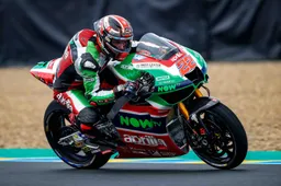 MotoGP Le Mans Sam Lowes vola con l'Aprilia sul bagnato