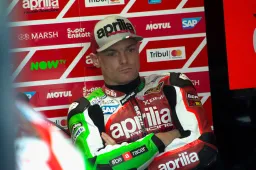 SBK vs MotoGP: Lowes in the air