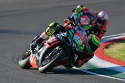 CIV Superbike, Lorenzo Savadori e Aprilia che trionfo: gara e titolo