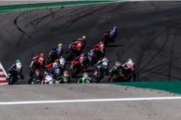 Superbike a tutto gas, 24 piloti permanenti: sarà un mondiale fighissimo!