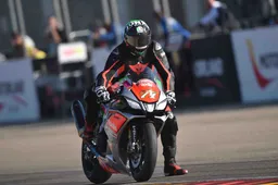 Superstock Europeo Aprilia al lavoro Attenti a Maximilian Scheib