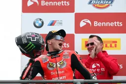 Superbike: Scott Redding, debutto nel Mondiale rimandato