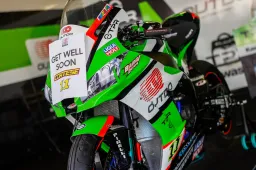 Superbike, Sandro Cortese operato anche al ginocchio "Sono stato fortunato"