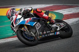 Superbike: Tom Sykes spinge "BMW, adesso bisogna vincere"
