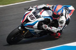 Superbike Phillip Island: Tom Sykes pole pazzesca con la BMW