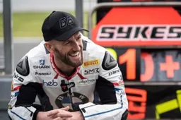 Superbike: BMW fa da sè,  Sykes e Laverty girano al Lausitzring