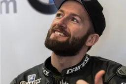 Superbike: Quanto va forte la BMW, ma che volo Tom Sykes
