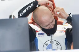 Superbike, Tom Sykes infuriato "In BMW non hanno avuto rispetto"