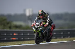 Superbike Donington Tom Sykes 39° Superpole fulmina Jonathan Rea