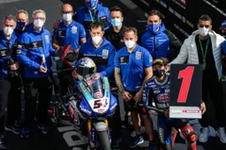 Superbike Estoril, Toprak dà lezione Tripletta Yamaha nella Superpole Race