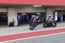 Superbike: Toprak, questo stoppie è da pazzi!