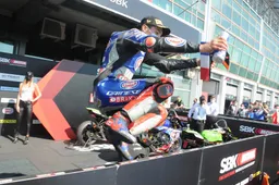 Superbike Magny Cours, gara 2: Toprak fa il pieno, Rea resta a contatto
