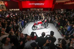EICMA 2017: Ducati Panigale V4, per il pubblico è la "moto più bella"