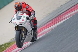 National Trophy, a Misano debutta la Ducati V4 con Barni Racing