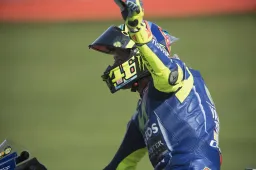 Incidente Valentino Rossi: Già operato ad Ancona, quanto è grave la frattura?