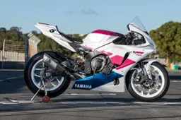 Superbike: All'asta la 'Piro' Replica R1, omaggio a Fabrizio Pirovano